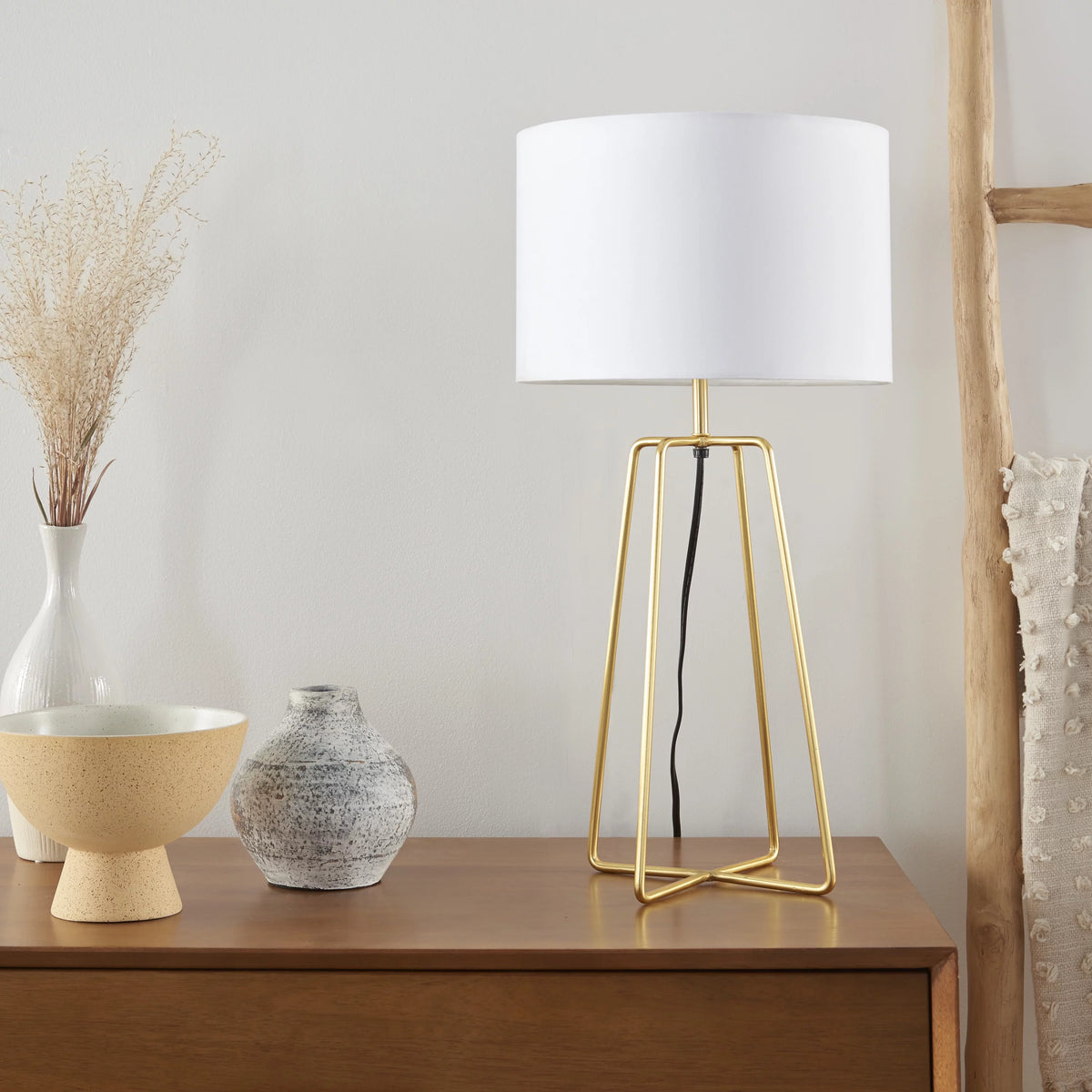 24" Gold Geometric Metal Table Lamp M68037
