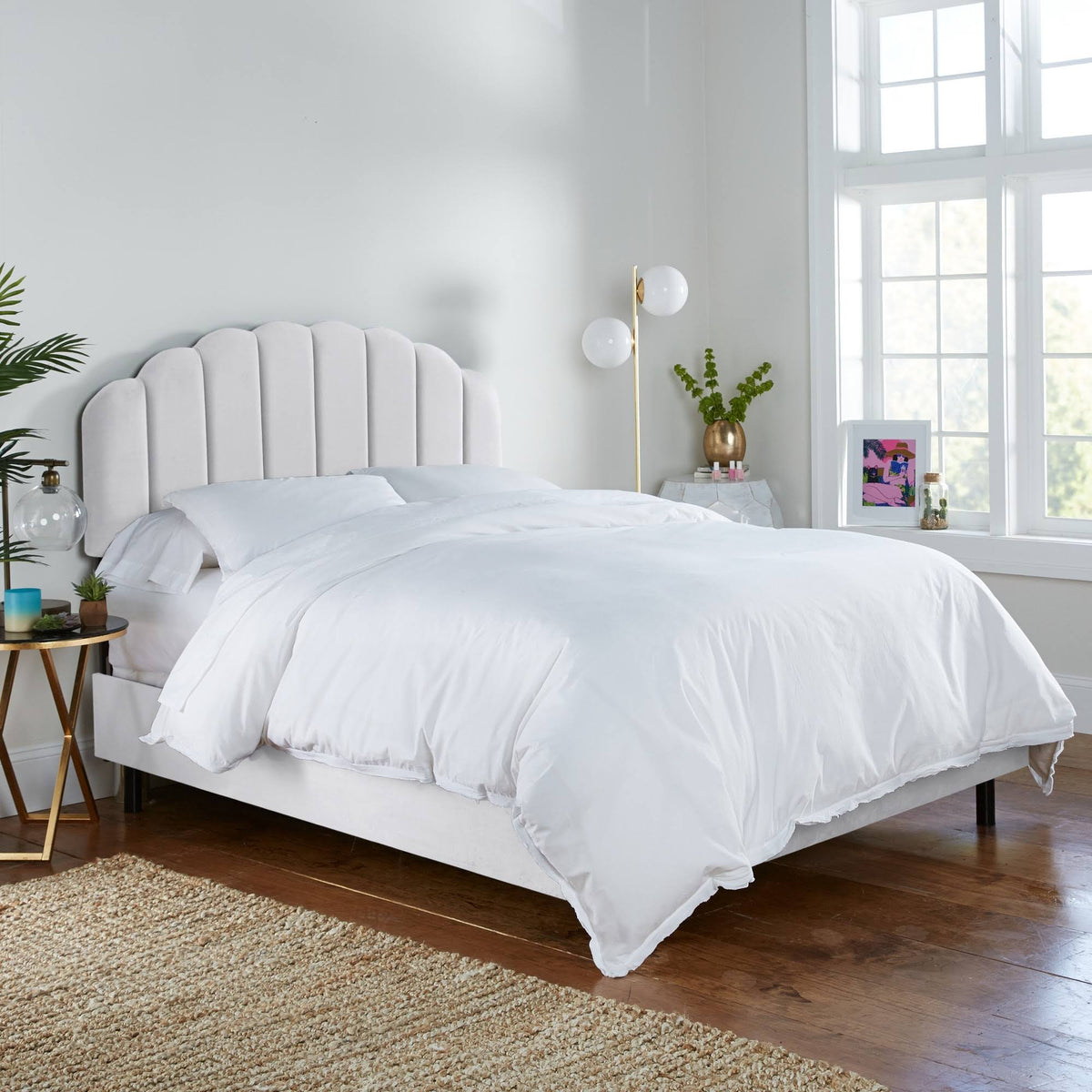 White Shell Velvet Bed J996