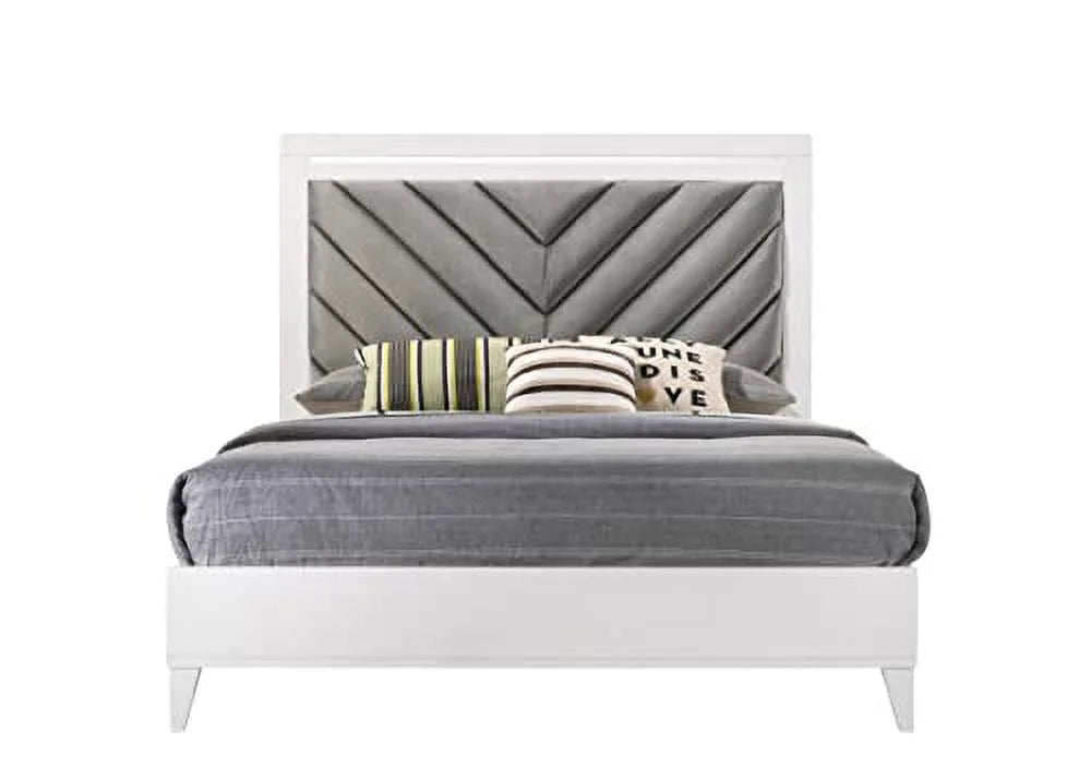 King Size White 6-Piece Bedroom Set Y599335