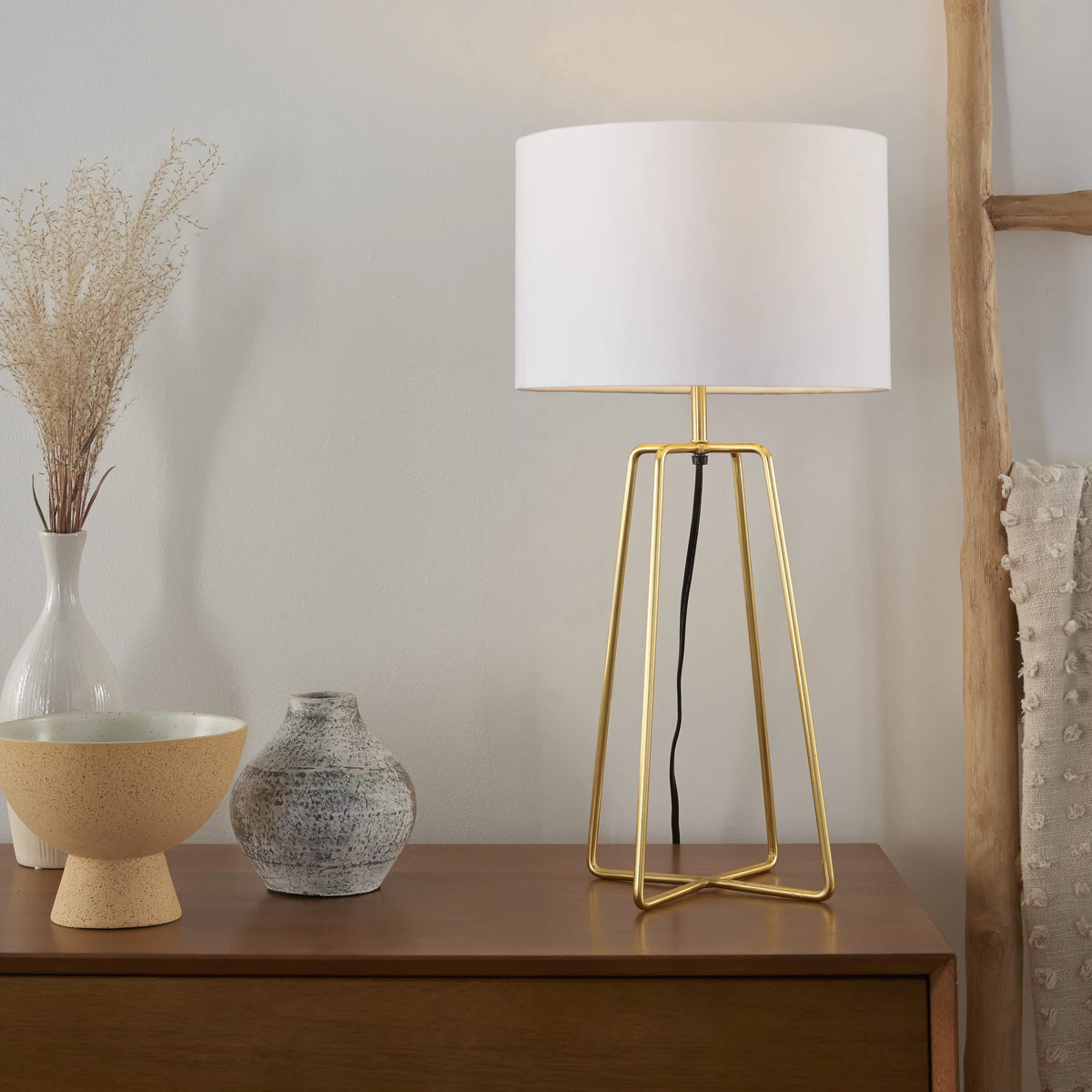24" Gold Geometric Metal Table Lamp M68037