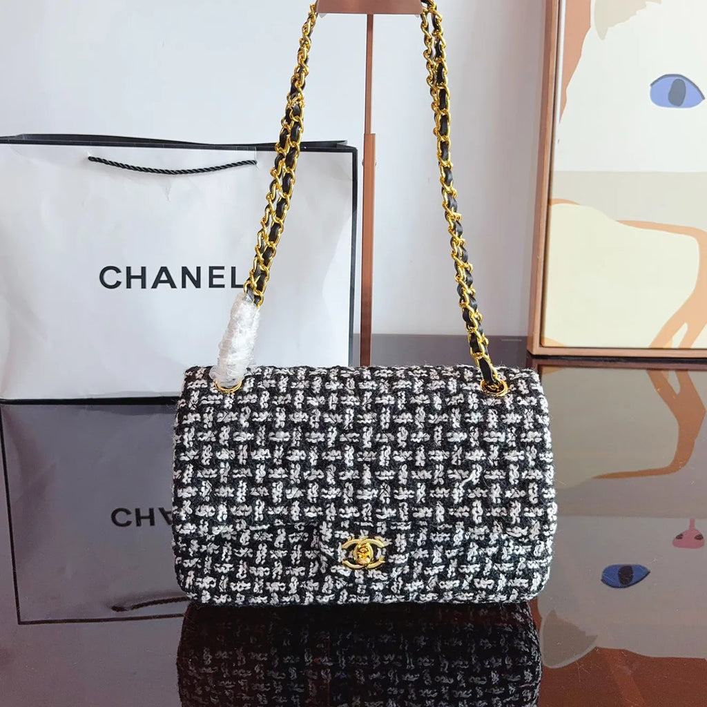 Mini Classic Handbag Q139